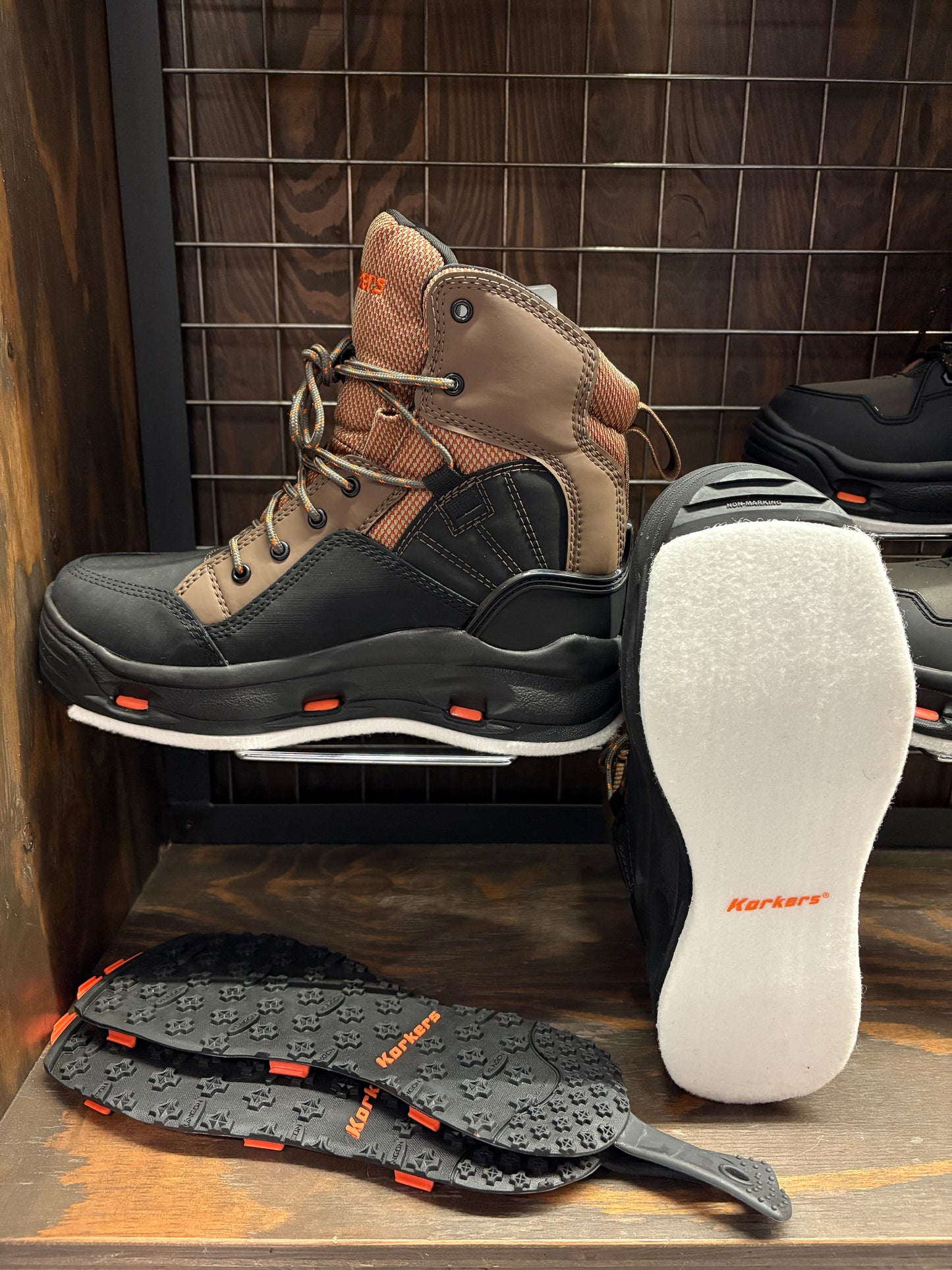 C&F DESIGN(シーアンドエフデザイン) コーカーズ バックスキン US10 【40%OFF】